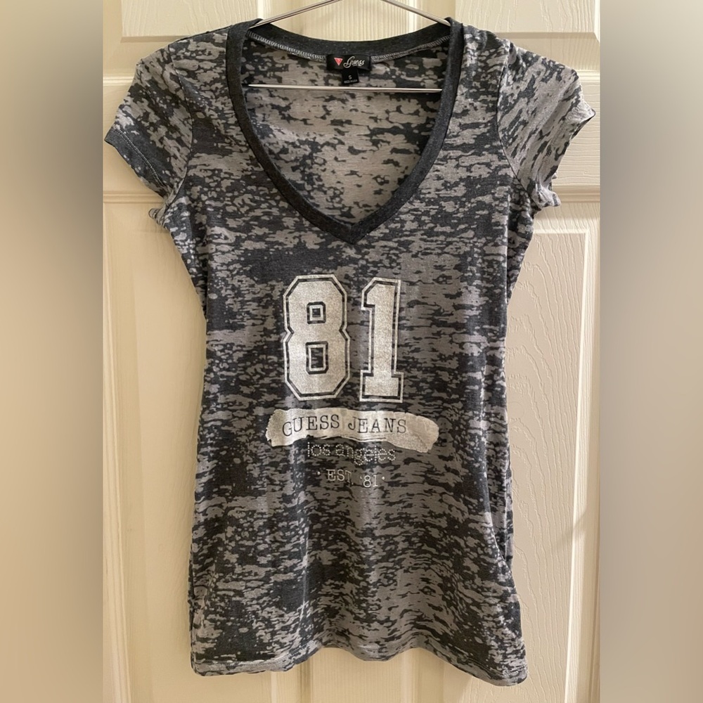 Guess Women's Gray V-Neck T-Shirt #606